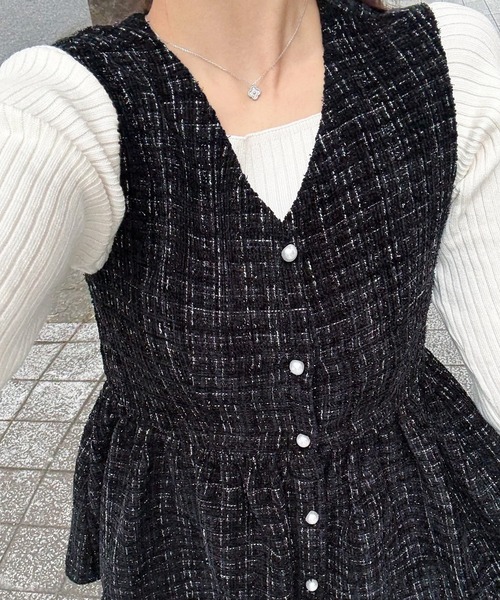 JUNOAH（ジュノア） ベスト ジレ パール釦ツイードペプラムトップス