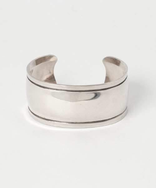 バングル 39/サンク REPOUSSE WIDE BANGLE (L) メンズ レディースの画像