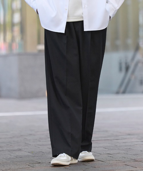 SPU（スプ） スラックス 防シワ・ストレッチ/セミワイドシルエット