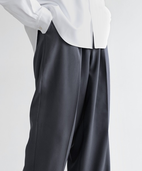 SPU（スプ） スラックス 防シワ・ストレッチ/セミワイドシルエット