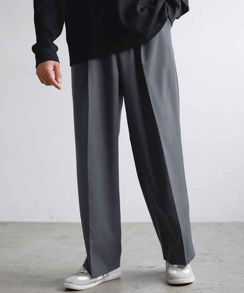 SPU（スプ） スラックス 防シワ・ストレッチ/セミワイドシルエット