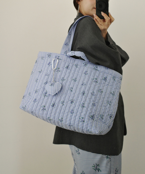 Margaux Dereume × SLOBE キルティングトートバッグ　ブルー margaux トートバッグ 「WEB限定/追加3」Margaux Dereume × SLOBE