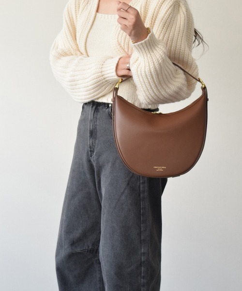 【美品】CHRISTIAN VILLA HOBOバッグ クリスチャン ヴィラ CHRISTIAN VILLA レザーホーボーバッグ