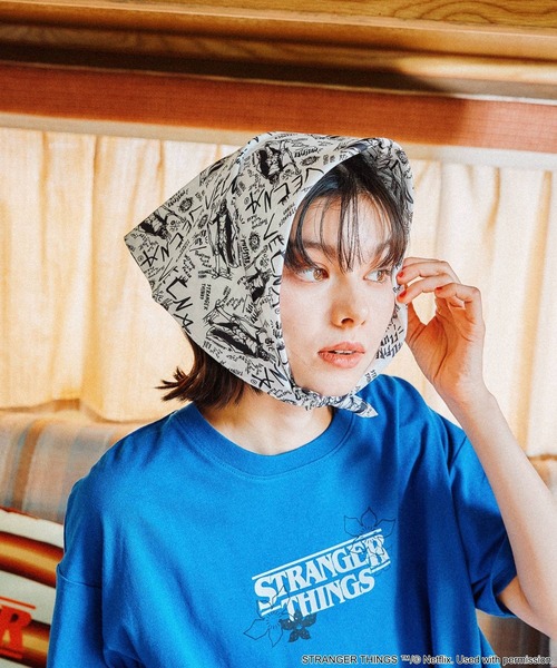 ニコアンドSTRANGER THINGS コラボ スエットプルオーバーサック付き