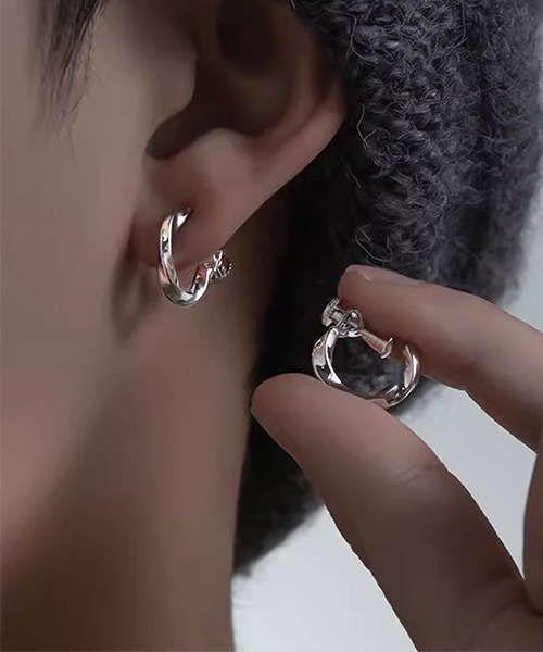 イヤリング シルバーツイストリングイヤリング/メンズ/両耳用(NEZ