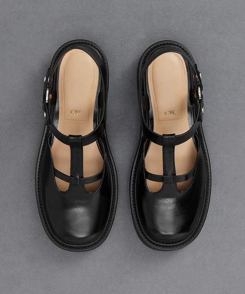 CHARLES ＆ KEITH サンダル レザー カットアウトティーバー