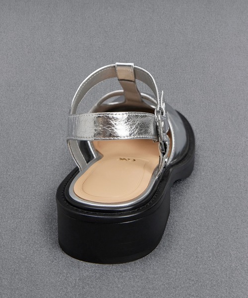 CHARLES ＆ KEITH サンダル レザー カットアウトティーバー