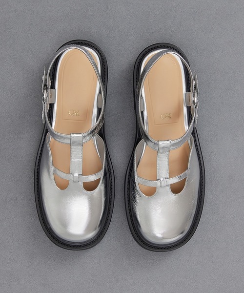 CHARLES ＆ KEITH サンダル レザー カットアウトティーバー