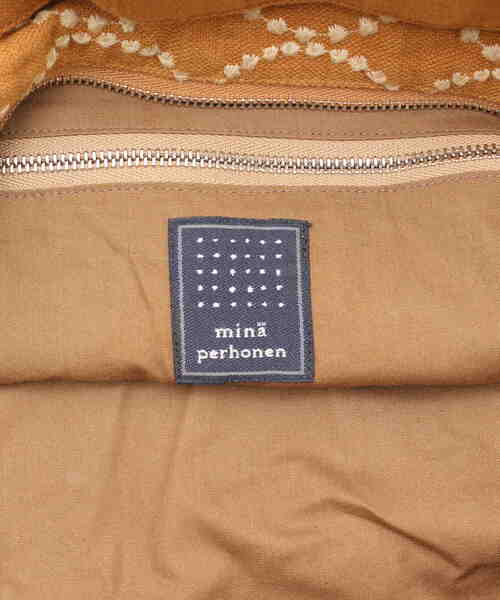 mina perhonen（ミナペルホネン） ショルダーバッグ - ブラウン