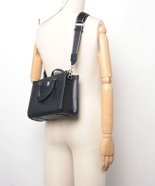   トミーヒルフィガー 2WAYバッグ  PVC    ネイビー レディース / 241015000872 トミー ヒルフィガー TOMMY HILFIGER 2wayハンドバッグ （ネイビー