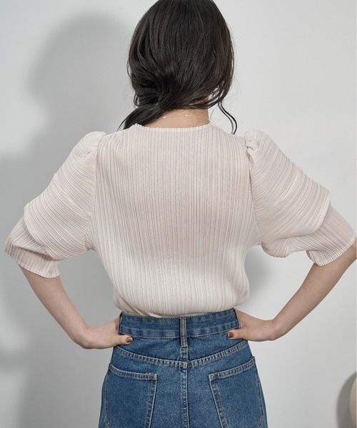 新品　YONFA ヨンファ チューリップスリーブティー ホワイト 半袖カットソー THE Yon tシャツ 半袖 フォルムスリーブプリーツトップス レディース