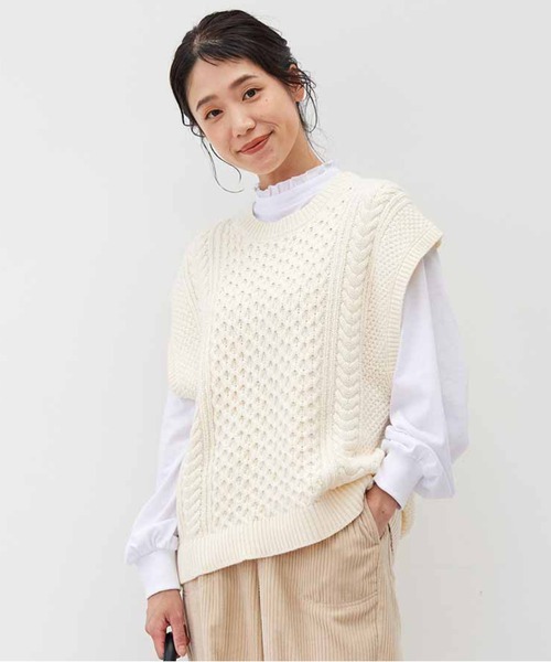 ベスト ジレ リブ　イン　コンフォート　人気スタイリスト　石上美津江さんとつくった　カットソートップスとニットベストのセット「ホワイト＆アイボリー」