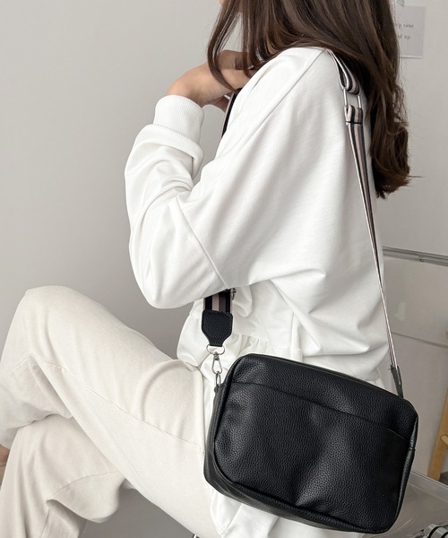 Dewlily ショルダーバッグ バッグ 収納力ちょっとしたおでかけに