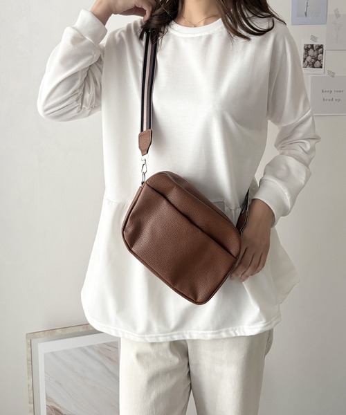 【ちょっとしたお出かけに！！ ショルダーバッグ⠀】 Dewlily ショルダーバッグ バッグ 収納力ちょっとしたおでかけにも