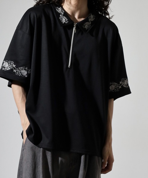 d.i.a.レース付き黒フレアスリーブTシャツ gram. tシャツ 刺繍デザインフレアスリーブハーフジップTシャツ