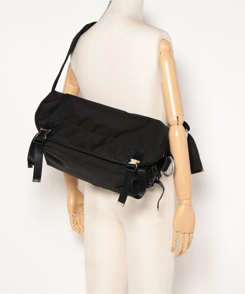 「LORINZA」 メッセンジャーバッグ X-SMALL ブラック メンズ_画像5