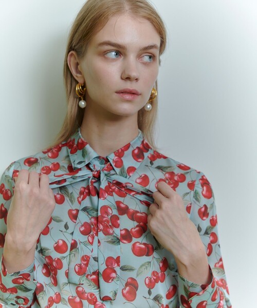 ルルウィルビー　ドローイングホースボウタイブラウス ルルウィルビー ドローイングホースボウタイブラウス LOULOU