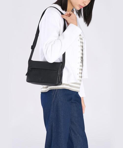 未使用 アニエスベー ブラックレザーショルダーバッグ agnes b.（アニエスベー） ショルダーバッグ レザー ショルダーバッグ