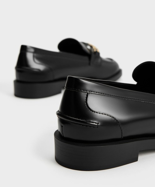 CHARLES ＆ KEITH（チャールズ&キース） ローファー メタリック