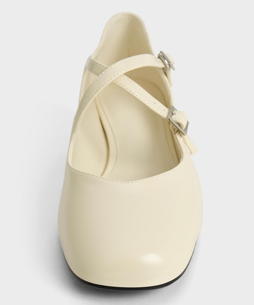 CHARLES ＆ KEITH（チャールズ&キース） パンプス パテント クロス