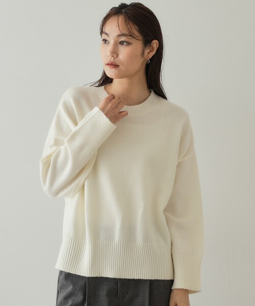 白い100％ウールセーター Blue Standard（ブルースタンダード） セーター ニット ふんわり