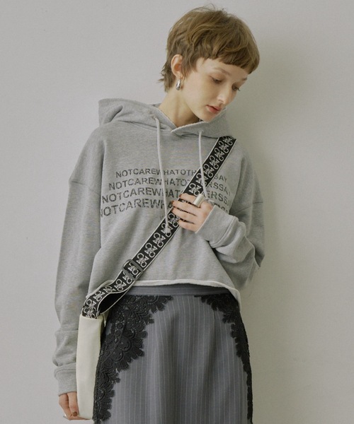 VIOLETTA（ヴィオレッタ） パーカー クラッシュプリントクロップド