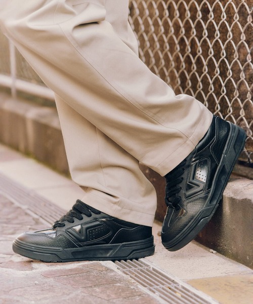 黒 2024年 5/1 発売】adidas Originals TYSHAWN “Core Black/Zero Metalic