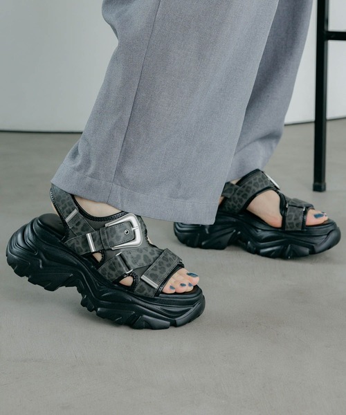 サンダル 「S/M/Lの3サイズ展開」 モードバックルスポサン レディースの画像