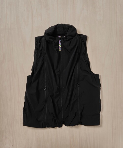 ベスト ジレ 「is-ness/イズネス」Technical Ventilation Vest メンズの画像