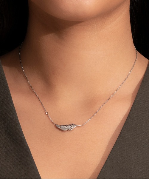 ネックレス 「OLIVIA BURTON/オリビアバートン」シグネチャー - フェザー シルバー ネックレス レディースの画像