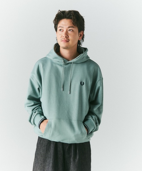FRED PERRY（フレッドペリー） パーカー 別注 フードロゴ刺繍