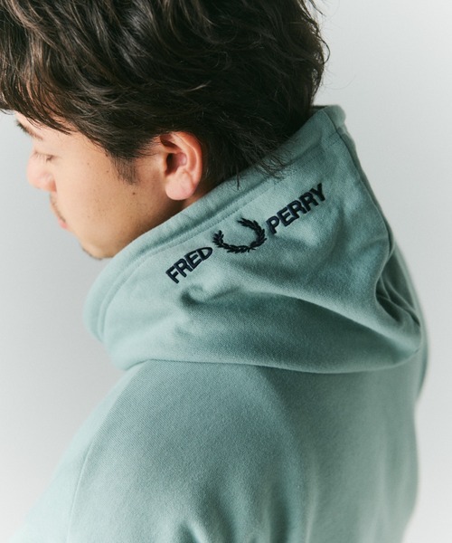 FRED PERRY（フレッドペリー） パーカー 別注 フードロゴ刺繍