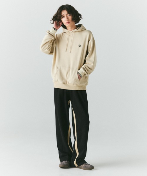 FRED PERRY　フードロゴ刺繍スウェットパーカー FRED PERRY（フレッドペリー） パーカー 別注 フードロゴ刺繍