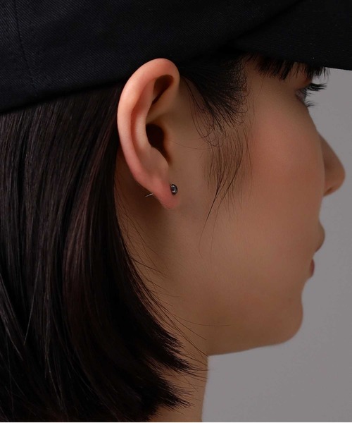 LION HEART（ライオンハート） ピアス “Petite Modern”ブラック