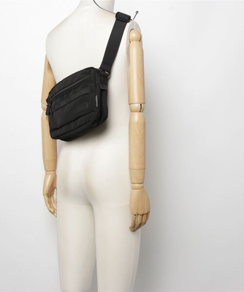 OUTDOOR PRODUCTS（アウトドアプロダクツ） ショルダーバッグ 「plug