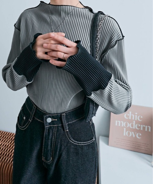 tシャツ これ1枚でオシャレ見え。袖 配色 ボトルネック プリーツ