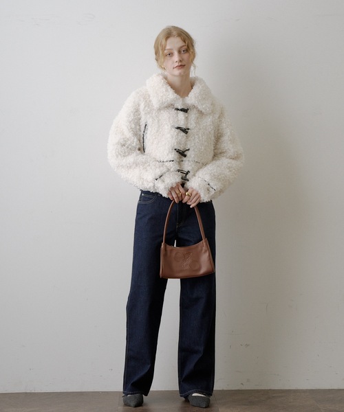 VIOLETTA ボアショートコート VIOLETTA 2023 AW - ボアショートコート white / mocha / black 12,000