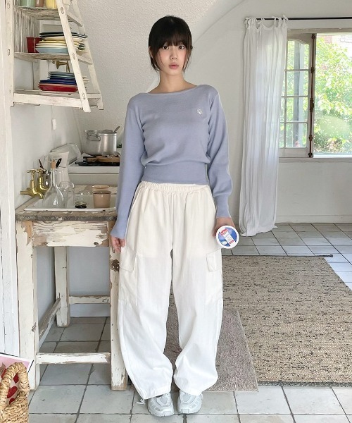 ニット セーター A'GEM/9 × .kom 「muah muah/ムーアムーア」 STITCH LOGO SOFT BOATNECK KNIT/ス ニット セーター A'GEM/9 × .kom 「muah muah/ムーアムーア
