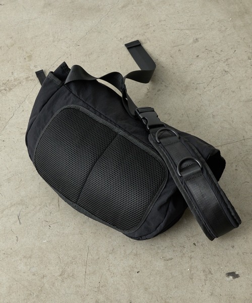 COLONY 2139（コロニー トゥーワンスリーナイン） ショルダーバッグ