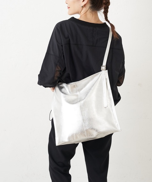 ear PAPILLONNER（イア パピヨネ） ショルダーバッグ FREE シルバー