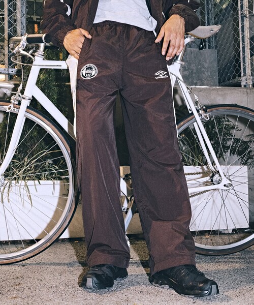 UMBRO - 【UMBRO】 美品 アンブロ ボトムス スポーツウェア ナイロン サイズL umbro パンツ 「UMBRO」アンブロ NYLON PANTS/ナイロンパンツ