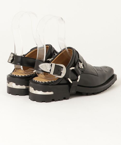 TOGA PULLA ブラックフラットサンダル TOGA PULLA サンダル 「TOGA PULLA×SUICOKE/トーガプルラ