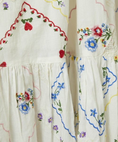 Freada ワンピース Freada/フリーダ フラワーハンカチ刺繍キャミ