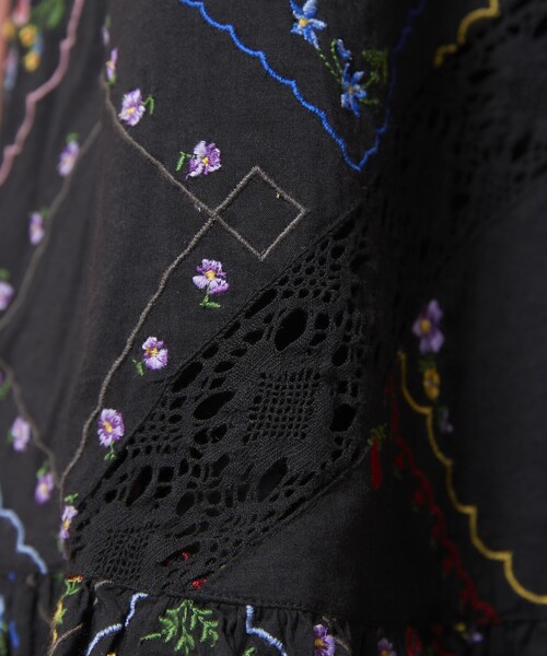 【新品 未使用】freada フラワーハンカチ刺繍キャミドレス Freada/フラワーハンカチ刺繍キャミドレス｜Daytona Park