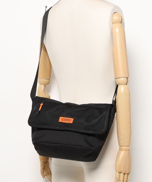 [美品] UNIVERSAL OVERALL ショルダーバック UNIVERSAL OVERALL ショルダーバッグ 撥水ポリエステル フロント