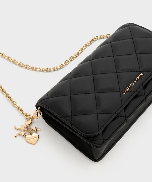 値下げ不可　チャールズアンドキース 財布　チャーム CHARLES&KEITH Arrietty アリエッティ ハートチャームウォレット