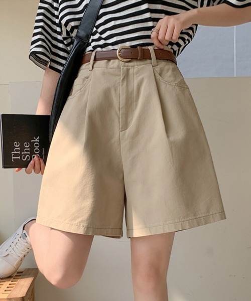 パンツ 「すっきり見え／大人カジュアル」タックワイドハーフパンツ