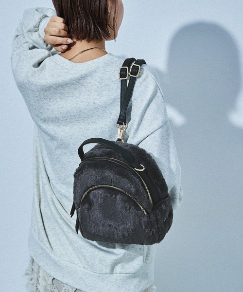 HUNDRED ショルダーバッグ バッグ 「HUNDRED」フェイクファー2WAY 
