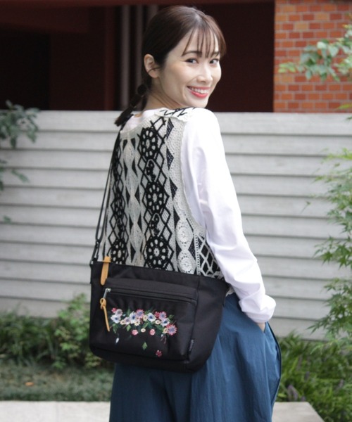 ベスト ジレ 20／2コットン　チェーンステッチフラワー刺繍バイカラーベスト レディース 20/2コットン チェーンステッチフラワー刺繍バイカラーベスト