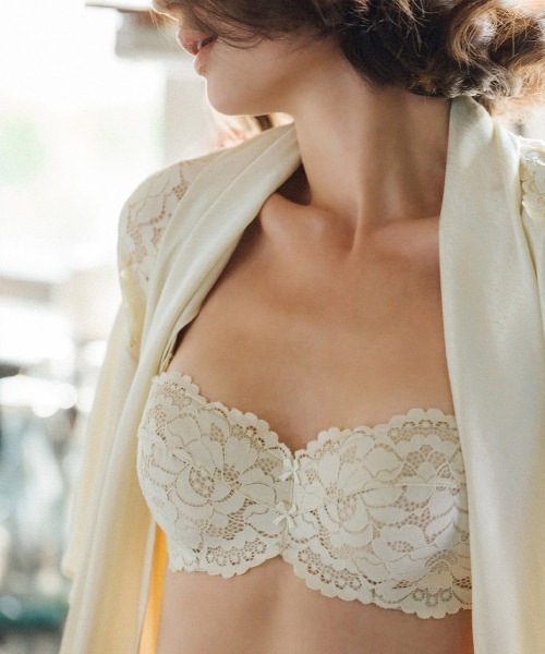 ブラジャー Rosy ストラップレスデコルテメイクブラジャー